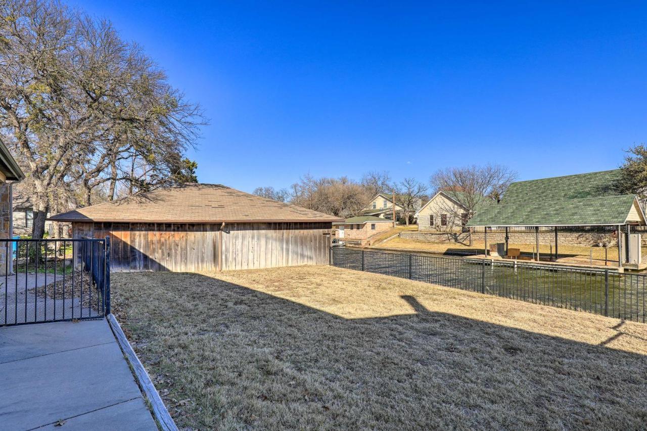 Lakefront Haven About 6 Mi To Historic Granbury Square Villa Exterior photo